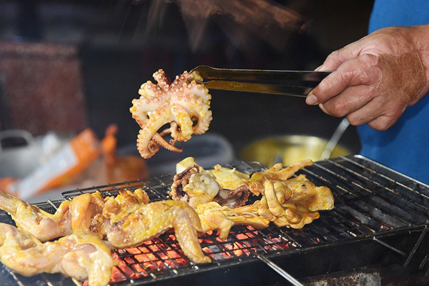 Ẩm thực chợ đêm biển Thiên Cầm