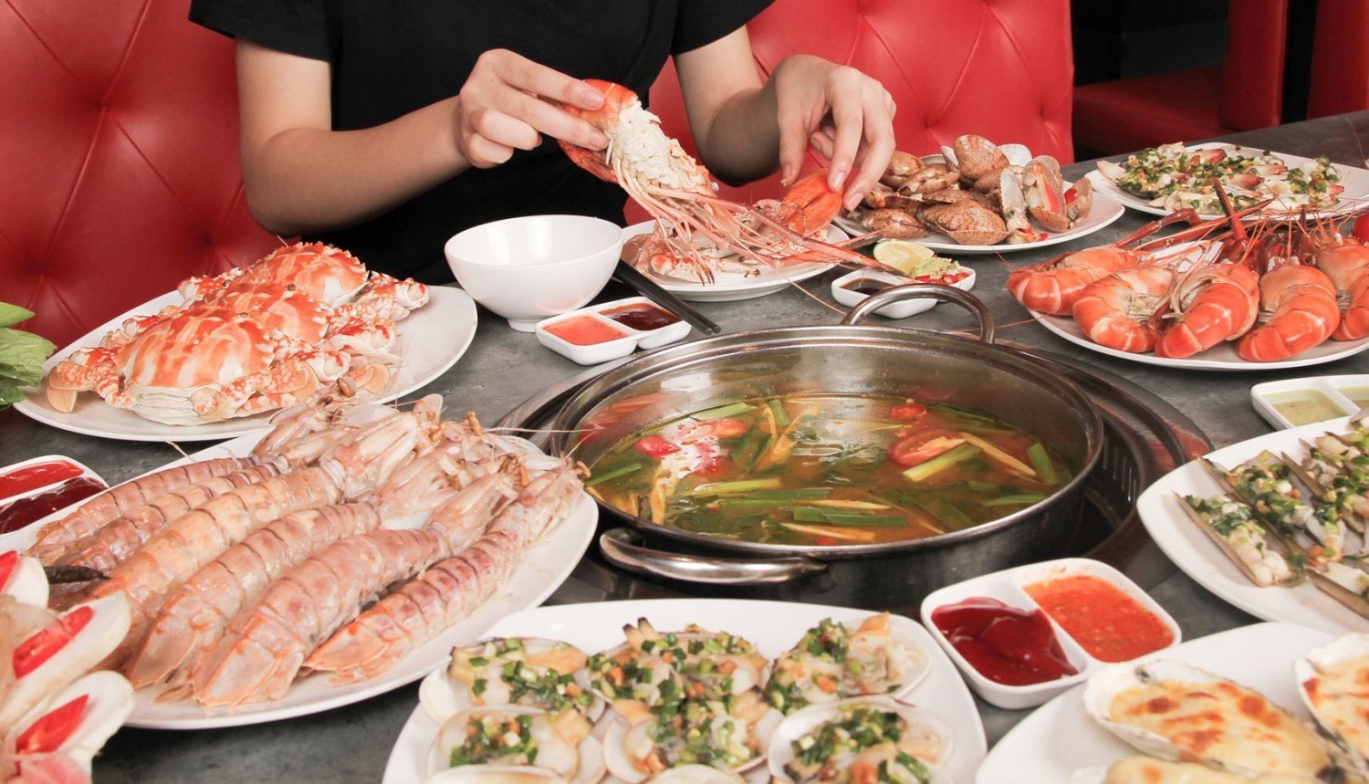 ng buffet hải sản Hà Nội có tôm hùm