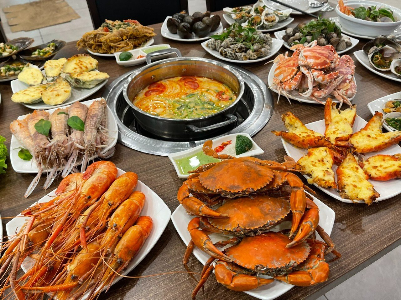 Review buffet hải sản Hà Nội