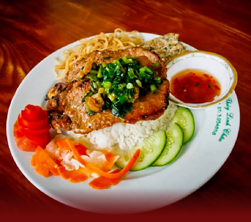 Món ăn tại Thủy Linh Châu có giá cả phải chăng và phục vụ chu đáo nên thu hút đông đảo thực khách