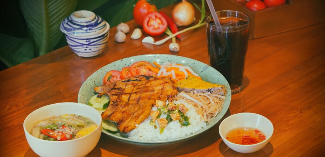 Quán cơm tấm Hà Nội gây sốt - cơm tấm Sà Bì Chưởng