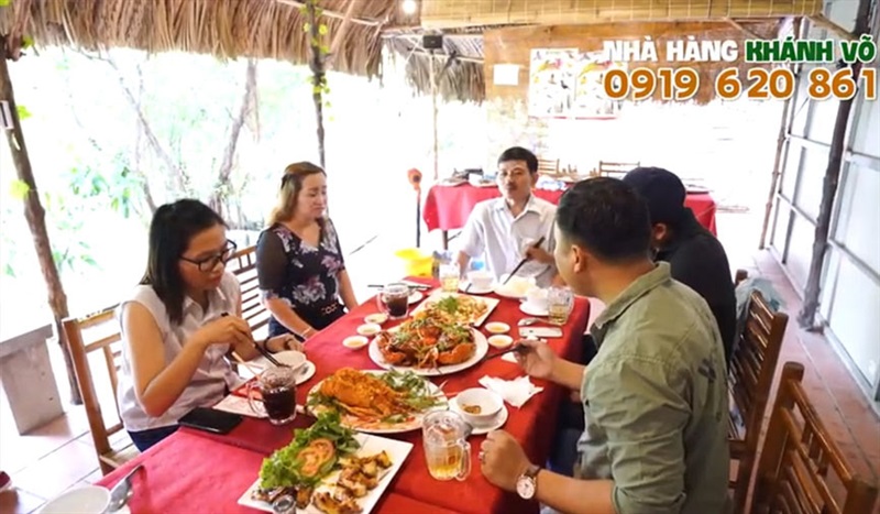 Nhà hàng Khánh Võ - Điểm hẹn khám phá và trải nghiệm hấp dẫn với nhà vườn sinh thái có diện tích lên tới 5000 m2, cùng thế giới của món ngon thuần Việt