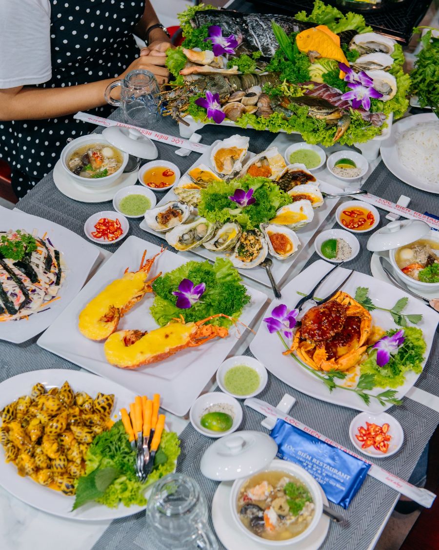Hải sản tươi ngon ở Lộc Biển