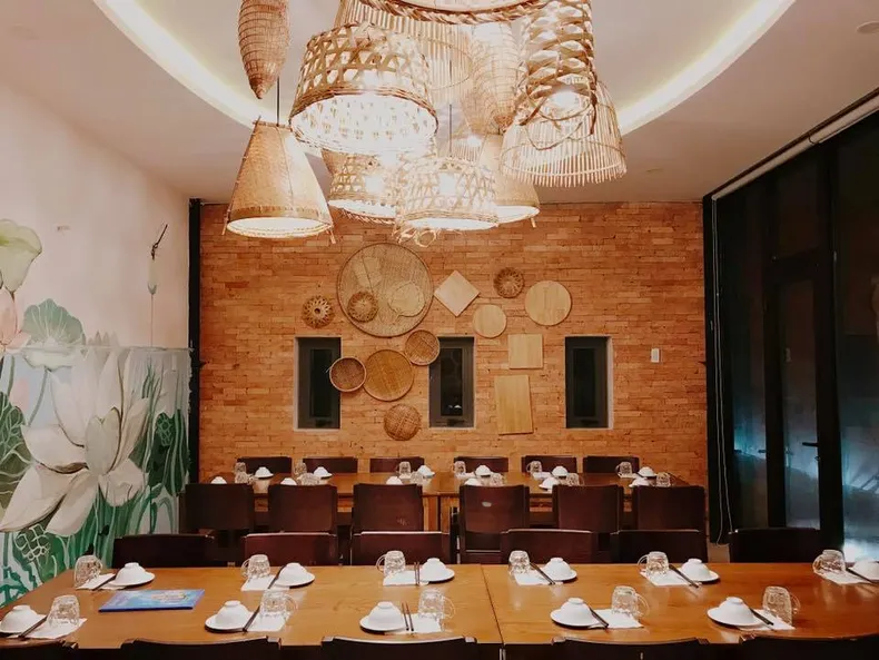 nhà hàng Hướng Dương