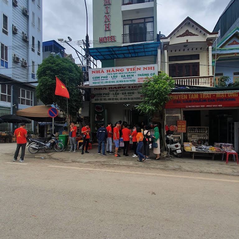 Nhà hàng hà Giang - Tiến Nhị được đánh giá là một trong những nơi thưởng thức đặc sản núi rừng thơm ngon bậc nhất. 