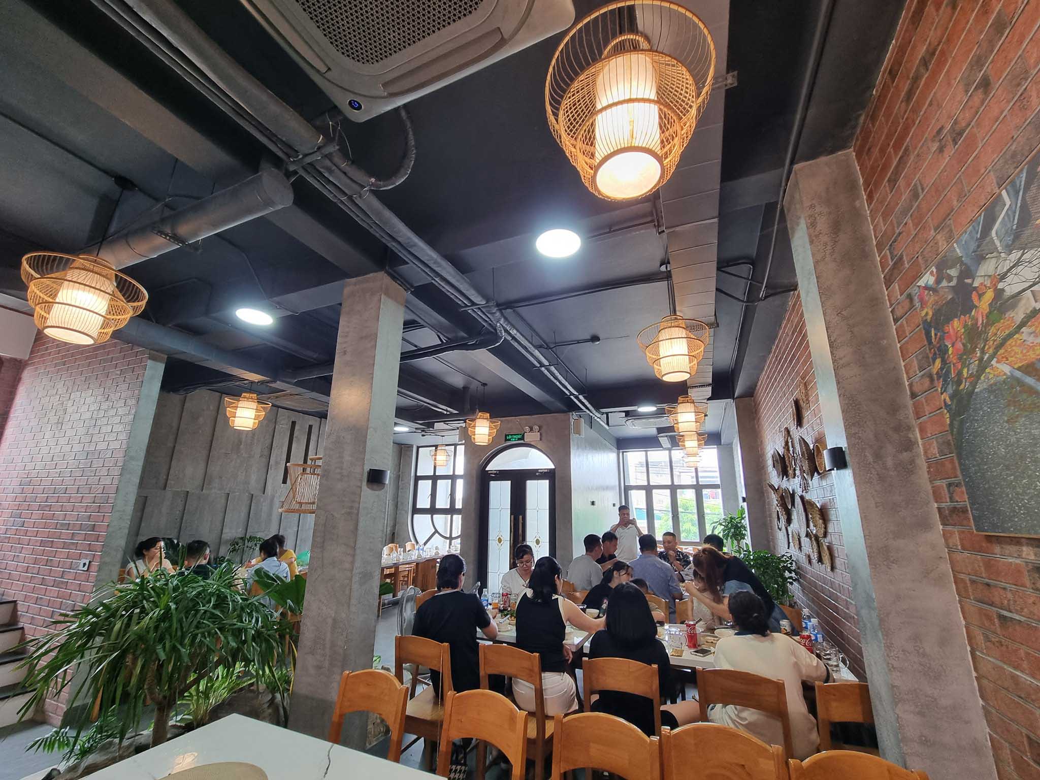 Nhà hàng Hữu Tình Thiên Cầm