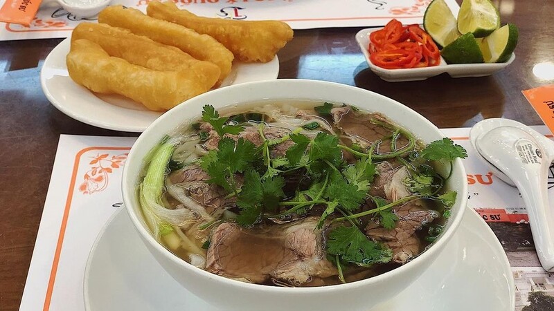 Phở 10 Lý Quốc Sư - Quán phở ngon nổi tiếng Hà Nội