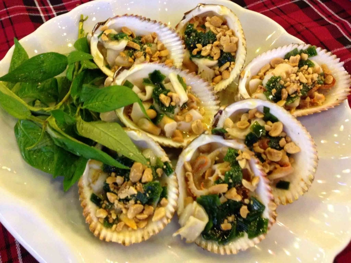 Sò dương nướng mỡ hành tươi ngon, ngọt thịt