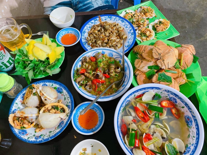 Các món ốc ngon, rẻ tại Thanh Oanh Quán