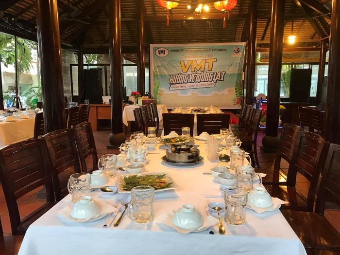 Không gian ấm cúng, sang trọng bên trong Làng Chài Quán 