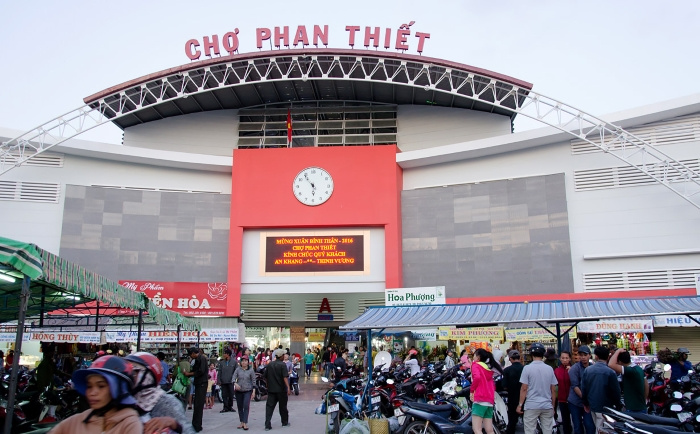 Mua hải sản tươi giá rẻ tại chợ hải sản Phan Thiết