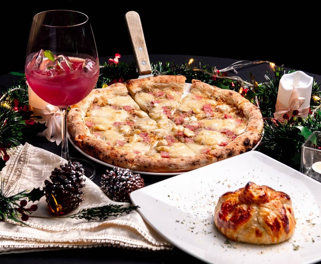 nhà hàng quận 1 siêu nổi tiếng Pizza 4P