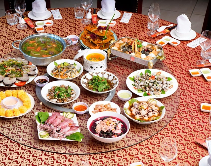 Quán ăn ngon Hải Phòng Talata Seafood Restaurant chuyên phục vụ các món hải sản ngon chất lượng