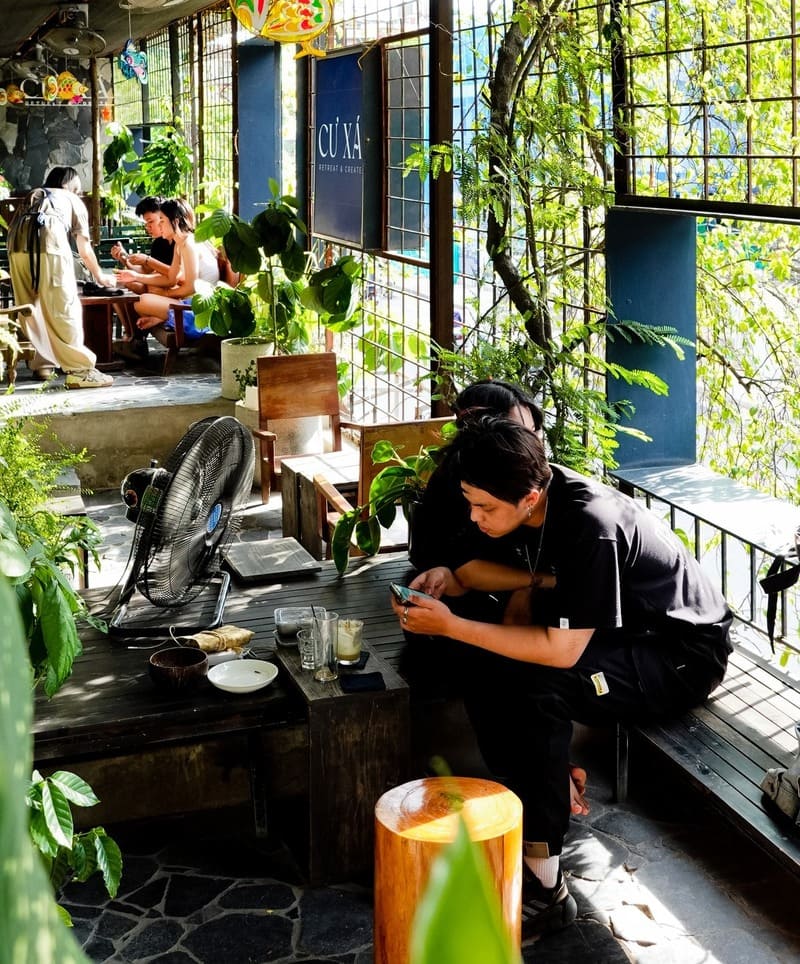 Top 10 quán cafe đẹp ở Hà Nội có không gian xinh chất ngất 7