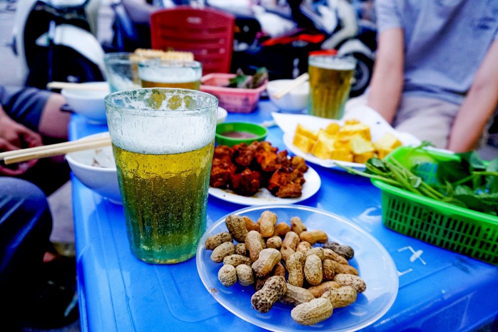 Quán nhậu vỉa hè Hà Nội
