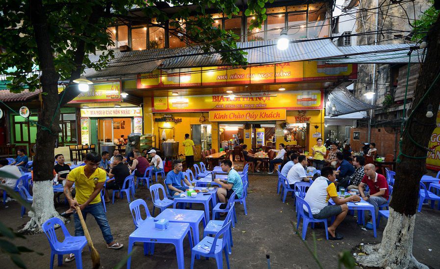 Quán nhậu vỉa hè Hà Nội
