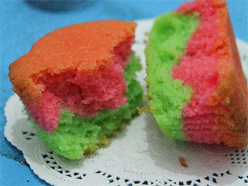 Làm bánh cupcake cầu vồng cho Tết thêm sắc màu
