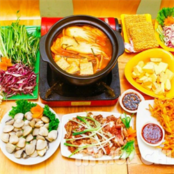 Cách nấu lẩu kim chi hải sản Hàn Quốc ngon chuẩn vị