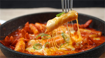Chi tiết công thức cách làm bánh gạo Hàn Quốc Tokbokki dẻo, mềm