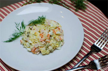 Cách làm Salad Nga món ăn khai vị cho bữa ăn