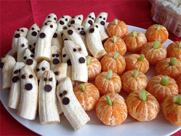 5 cách trang trí hoa quả tráng miệng trong tiệc Halloween
