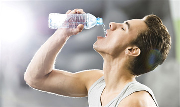 Uống nước rồi mà vẫn thấy khát, có thể bạn đã mắc phải 1 trong 5 bệnh nguy hiểm sau