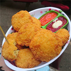 10 địa chỉ ăn bánh gà Hà Nội ngon có tiếng, giòn thơm đã miệng