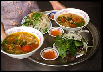 Khu chợ nhiều đồ ăn vặt nức tiếng tại địa điểm ăn uống Hà Nội