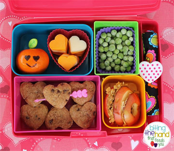 Trang trí hộp đồ ăn dễ thương cho ngày Valentine