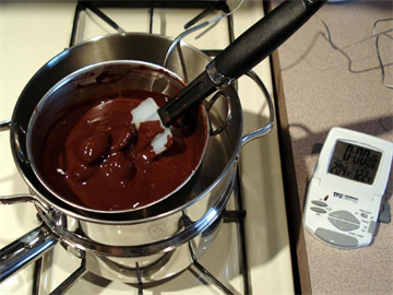 Những cách làm tan chảy socola có thể bạn chưa biết