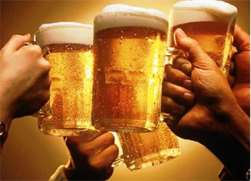 Làm sao để uống bia đúng cách?