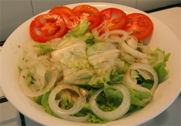 Salad xà lách trộn thịt bò thanh mát ngon miệng