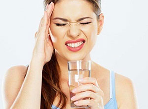 7 dấu hiệu cho thấy bạn chưa uống đủ nước