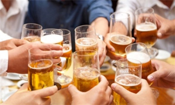 Người Việt lại thiết lập kỷ lục mới về... uống bia