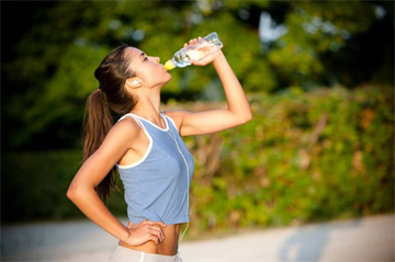 Uống nước nhiều có tăng cân không? Uống như thế nào cho đúng cách
