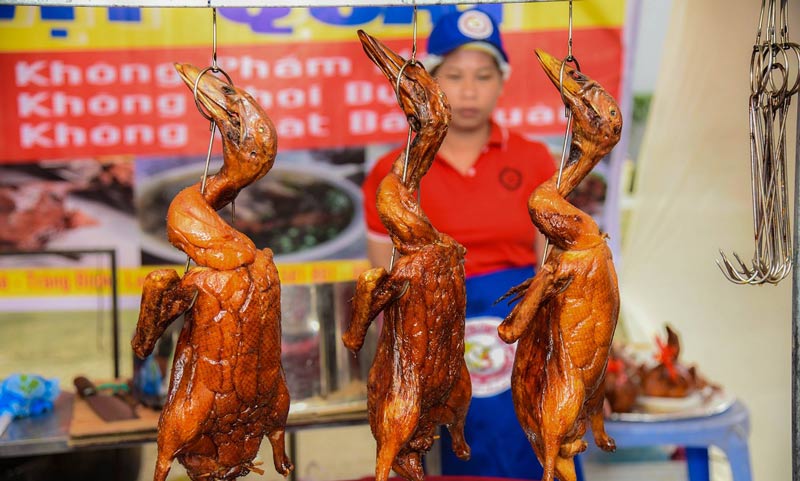 Mách bạn 12 quán vịt quay Lạng Sơn ngon hết nước chấm 7